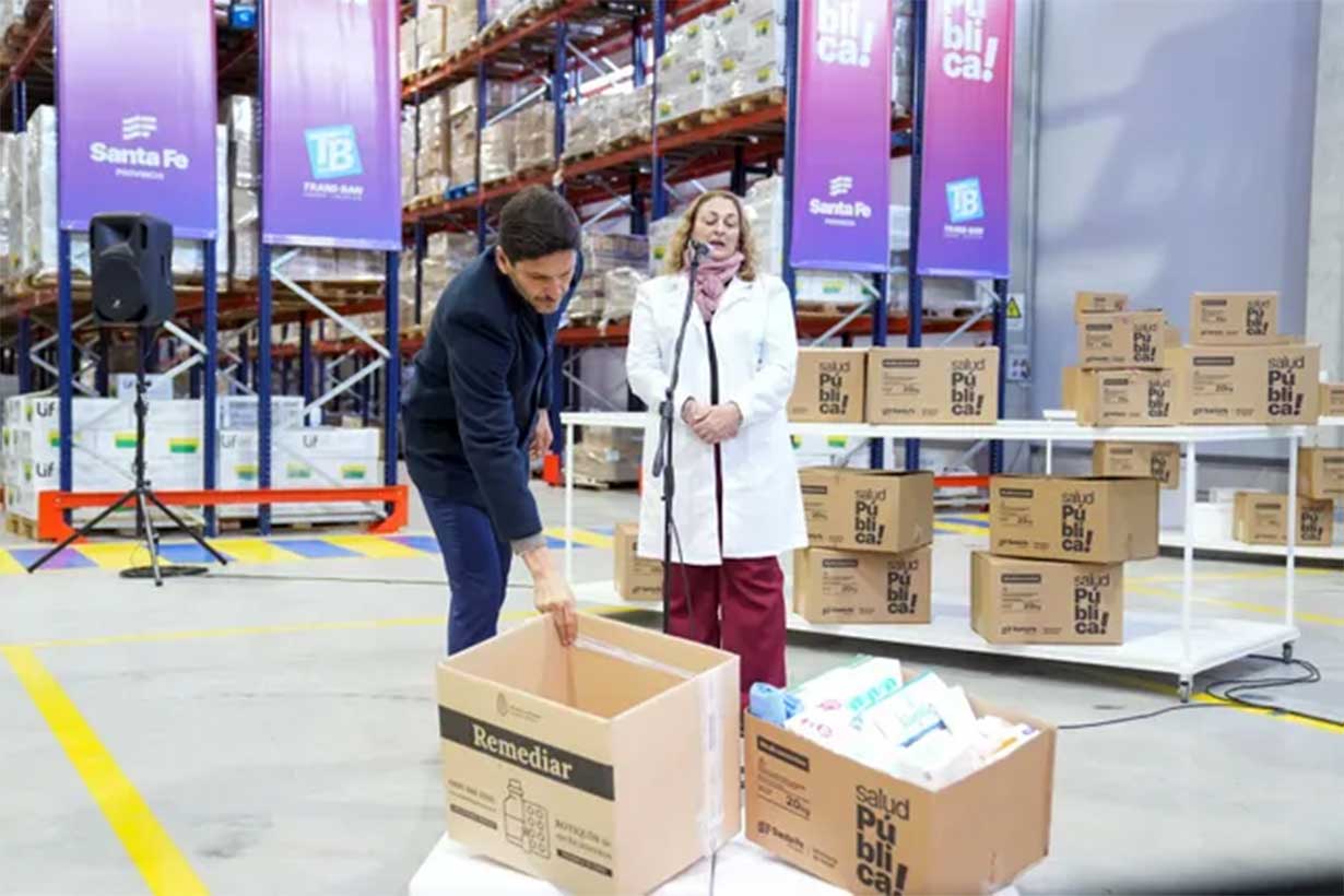 Duro mensaje de Pullaro a Milei: Acá está la caja de medicamentos vacía que nos dejó el gobierno nacional - Noticias - Elentrerios.com