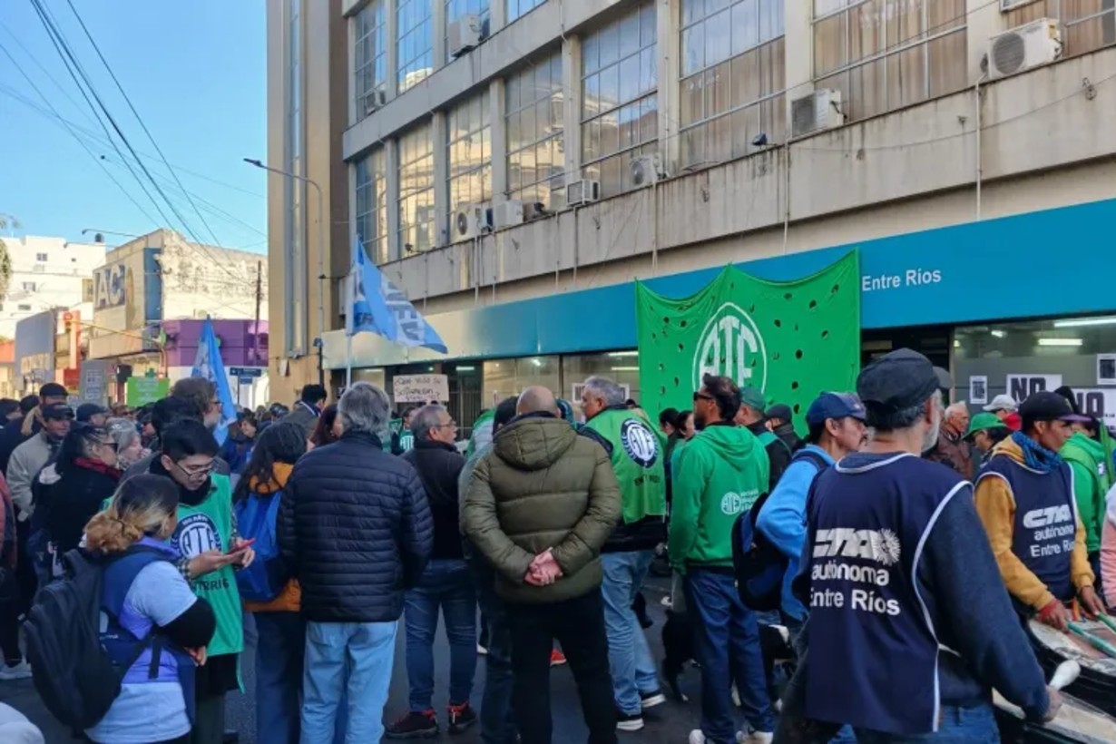 Es ajuste: la Multisectorial volvió a marchar contra la reforma previsional - Noticias - Elentrerios.com