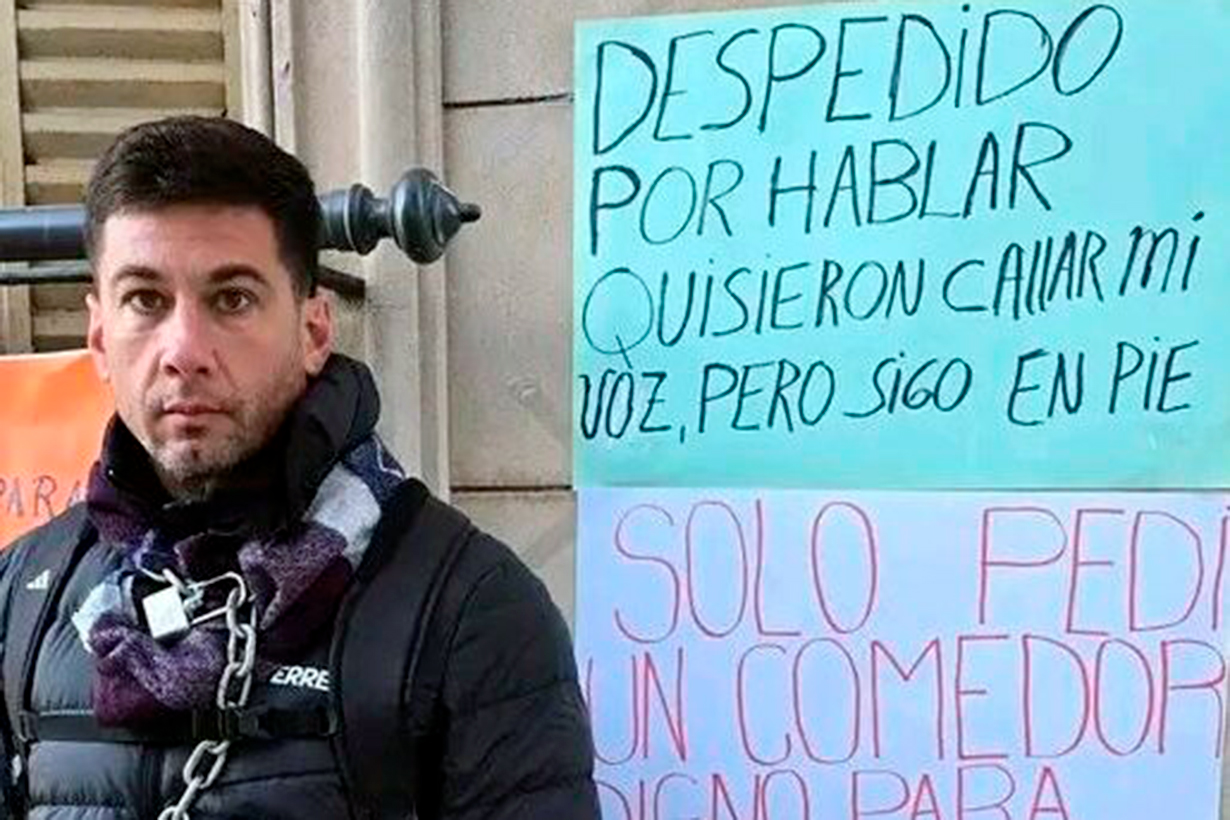 Lo despidieron del comedor escolar y se encadenó en la Dirección Departamental ¿Qué dicen las autoridades? - Noticias - Elentrerios.com