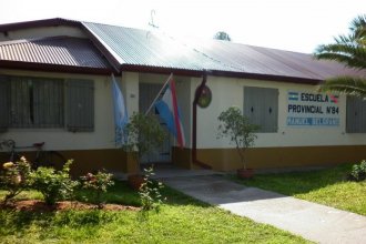 Alerta en una escuela primaria por personas ajenas a la institución tomando fotos al alumnado durante el recreo