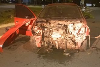 Dos mujeres hospitalizadas tras violento choque contra una palmera: el conductor manejaba alcoholizado