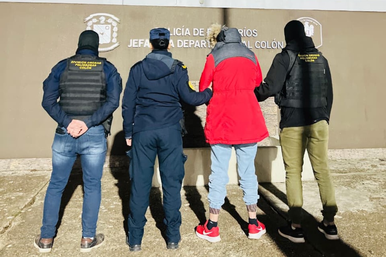 Golpe al narcomenudeo en Colón: una mujer quedó detenida tras allanamientos simultáneos - Noticias - Elentrerios.com