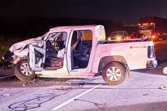 Siniestro vial en ruta uruguaya: dos argentinos sufrieron heridas de gravedad tras chocar contra un camión