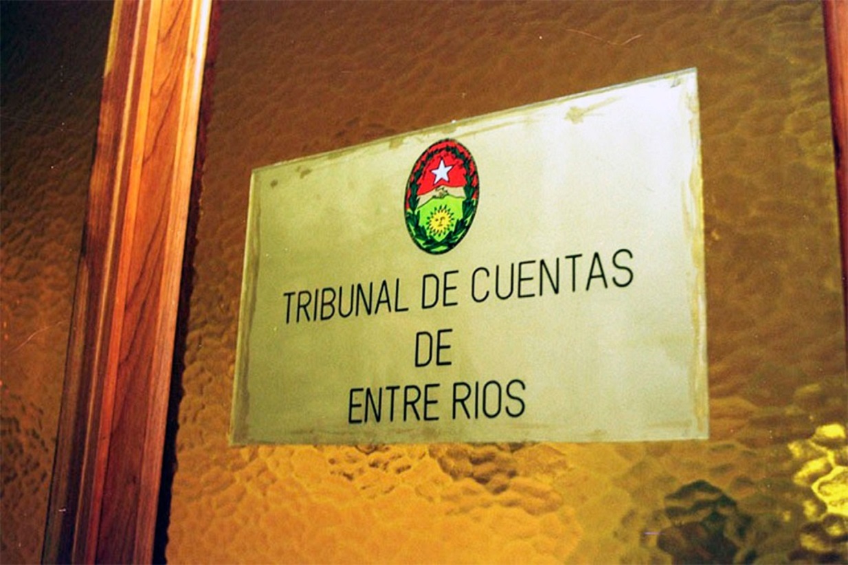 Bastian puso a disposición del Tribunal de Cuentas la documentación de las cuestionadas contrataciones - Noticias - Elentrerios.com