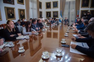 Con el foco en los proyectos legislativos en tratamiento, el gobernador encabezó una nueva reunión de gabinete