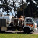 Un desobstructor resolvería temporalmente el problema de los baños para que vuelvan las clases en la Agrotécnica San Martín