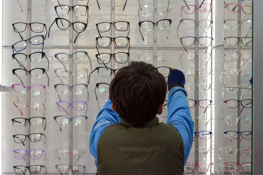 Además de entregar anteojos se hicieron controles.