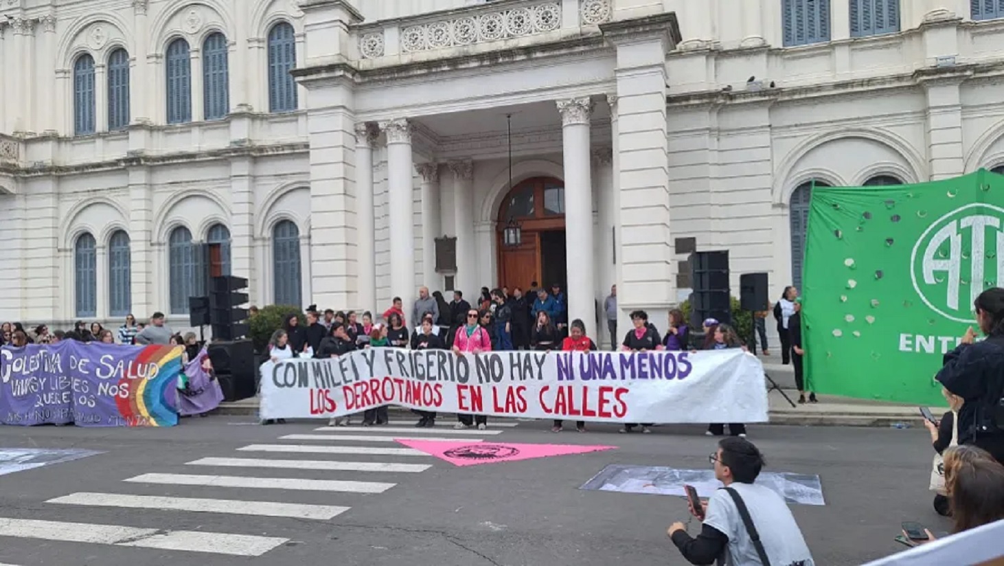 La marcha de Ni Una Menos convocó a miles de personas en ciudades de la provincia - Noticias - Elentrerios.com