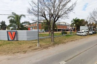 17 despidos. Paralizó su producción histórica firma de Paraná. Trabajadores se movilizan para visibilizar sus reclamos