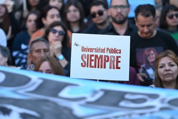 Luego de dos años de conflicto, el gobierno nacional y las universidades llegaron a un acuerdo por financiamiento y salarios