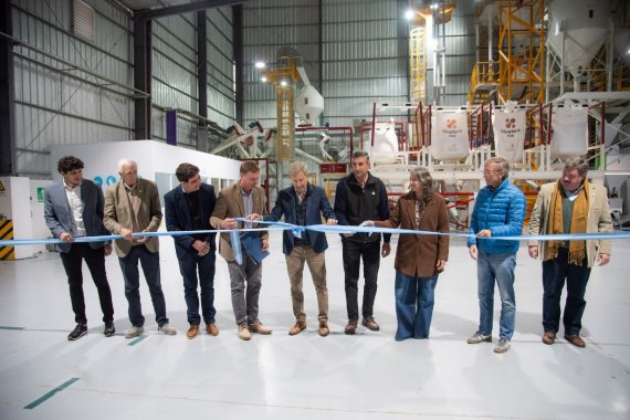Frigerio inauguró una planta de alimentos balanceados que adhirió al RINI
