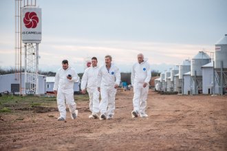 Frigerio recorrió la planta avícola Las Camelias en Villaguay