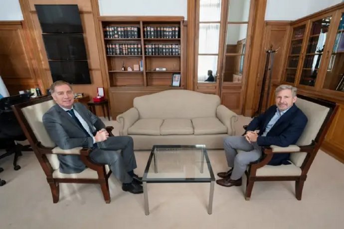 Obras, energía, Caja de Jubilaciones y reforma electoral fueron los principales temas de la reunión entre Frigerio y Santilli