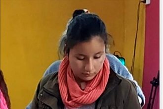 Buscan a una adolescente de 14 años que salió de su casa y no volvió