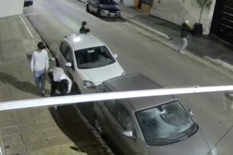 Jóvenes pincharon ruedas de autos estacionados durante la madrugada: &ldquo;Totalmente impunes&rdquo;