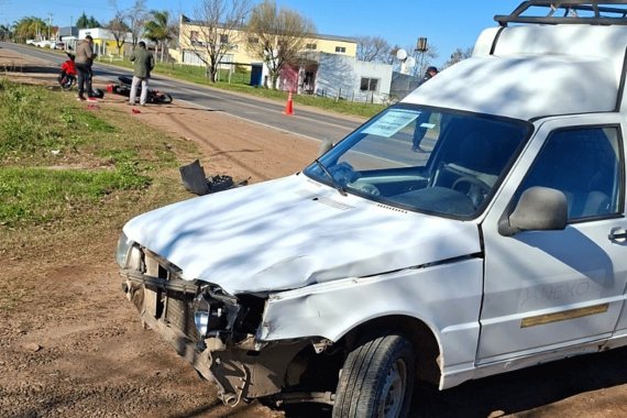 Choque entre dos vehículos en la exruta 26: una mujer sufrió fracturas y politraumatismos