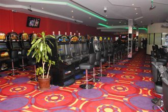 Condenan a exempleado del casino por manipular una ruleta. Cumplirá tareas comunitarias en un hospital