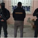 Ofrecían armas a través de WhatsApp y la Policía allanó sus puntos de venta