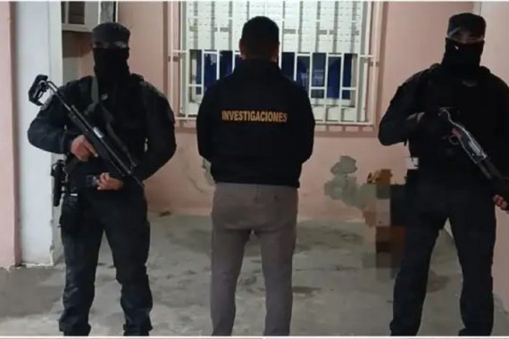 Ofrecían armas a través de WhatsApp y la Policía allanó sus puntos de venta