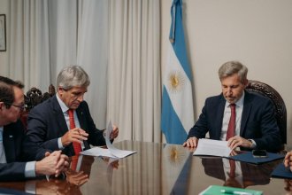 Frigerio firmó un convenio con el ministro Caputo que reconoce deudas a favor de Entre Ríos y transfiere inmuebles