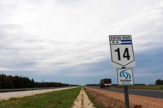 Volcó un camión y provocó un corte total de tránsito en Ruta 14