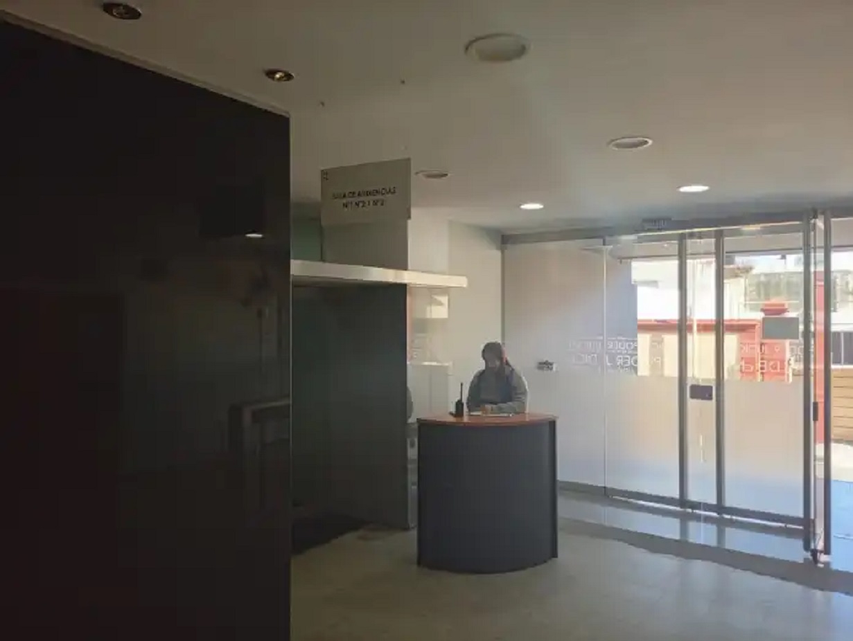 Condenaron a madre e hija por extorsionar a un policía con una falsa denuncia de abuso - Noticias - Elentrerios.com