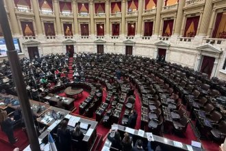 El PRO y la UCR se aliaron con el oficialismo y se frenó la sesión para interpelar a Adorni en Diputados