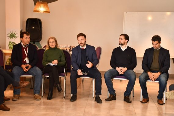 Con representantes de instituciones, Azcué acordó una agenda para facilitar inversiones en Concordia