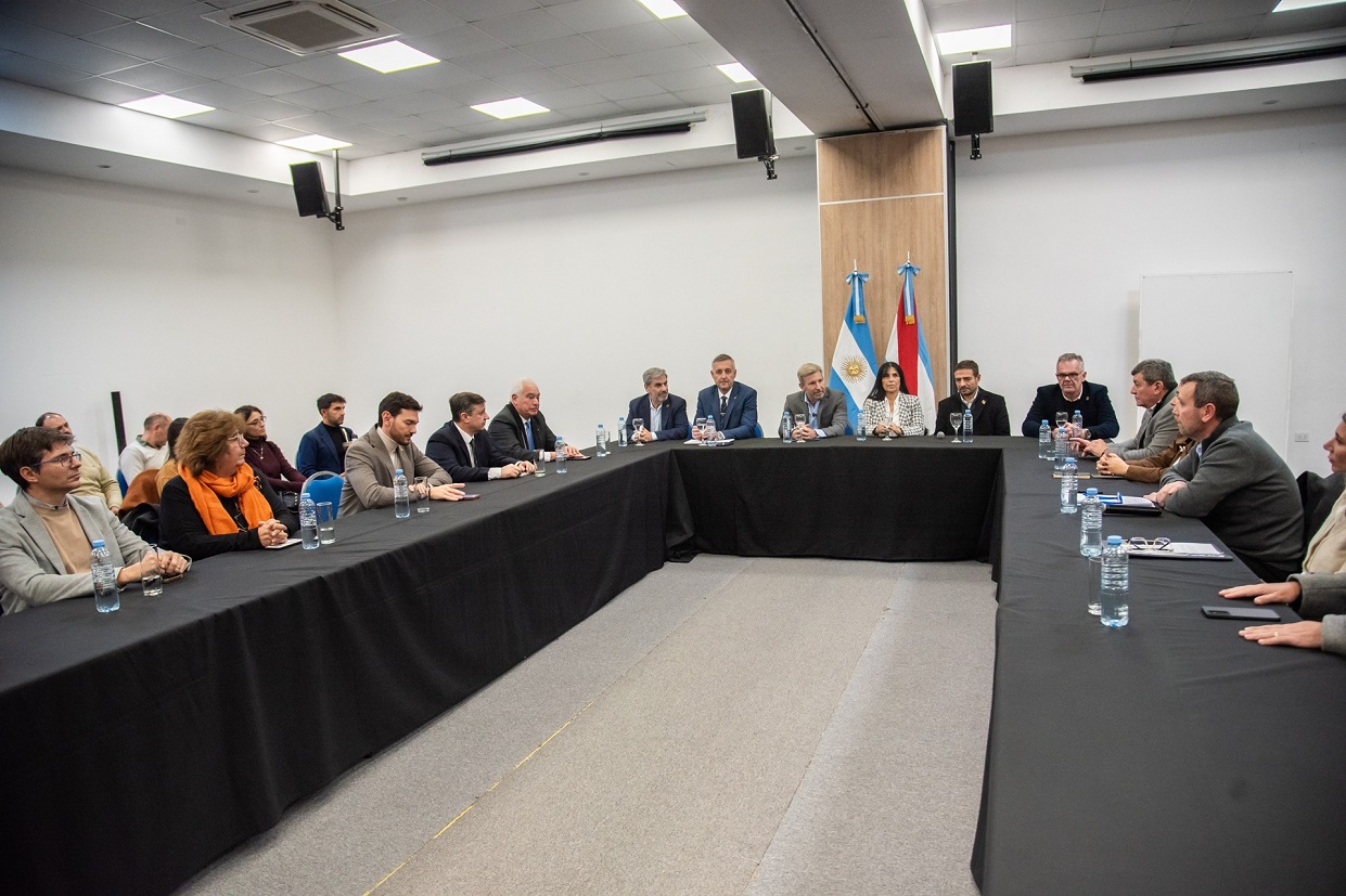 El gobierno presentó la Comisión Provincial Interministerial de Salud Mental y Consumos Problemáticos - Noticias - Elentrerios.com