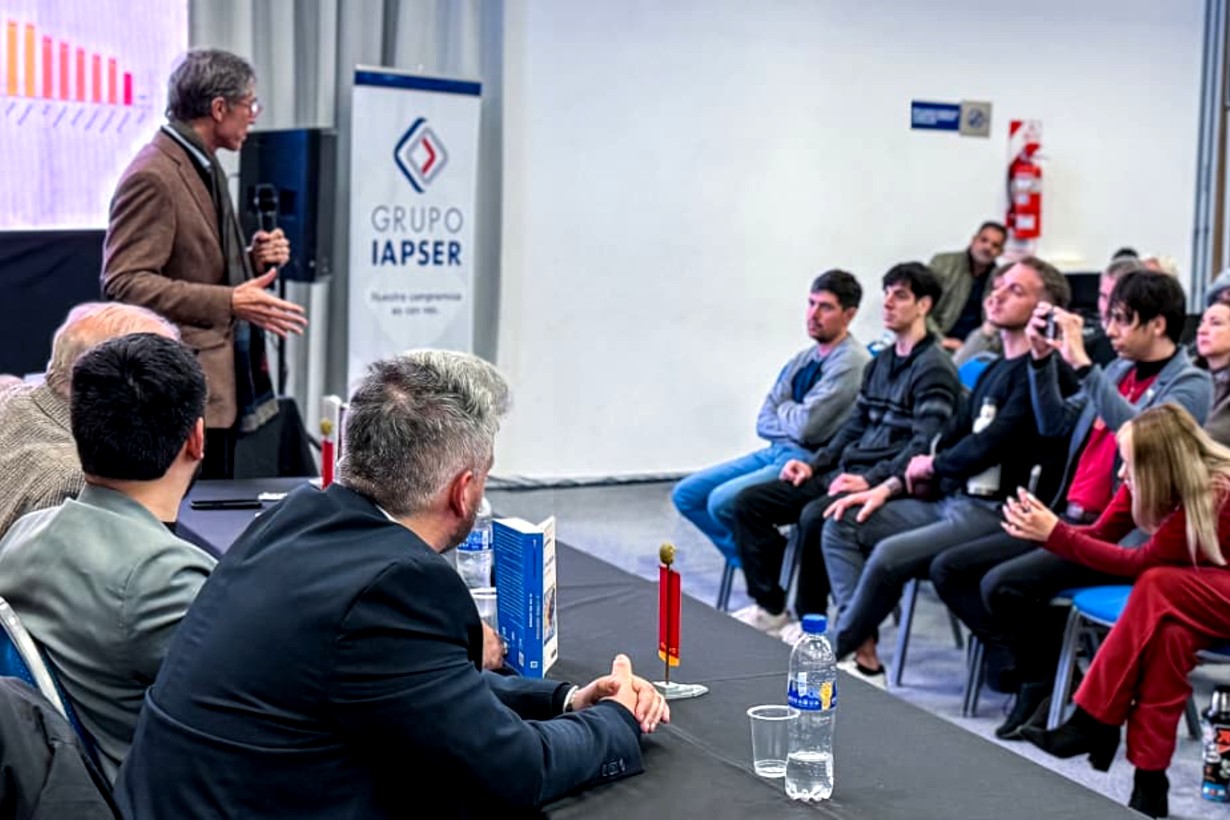 Las Fuerzas del Cielo organizaron en Paraná un acto en defensa del modelo de Javier Milei - Noticias - Elentrerios.com