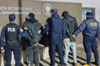 Frustran intento de robo: sorprendieron a dos jóvenes desmantelando una casa y con un carro de tiro listo