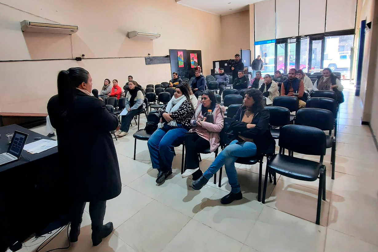 ¿Cómo lo digo?: El desafío de comunicar sobre salud mental y prevención del suicidio - Noticias - Elentrerios.com