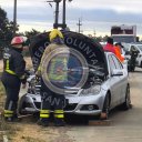 Choque en cadena involucró a un camión y dos automóviles. Uno de los conductores debió ser hospitalizado