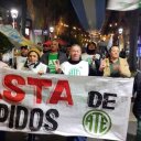 Protestaron en las puertas del Odeón por los contratos caídos en la Municipalidad