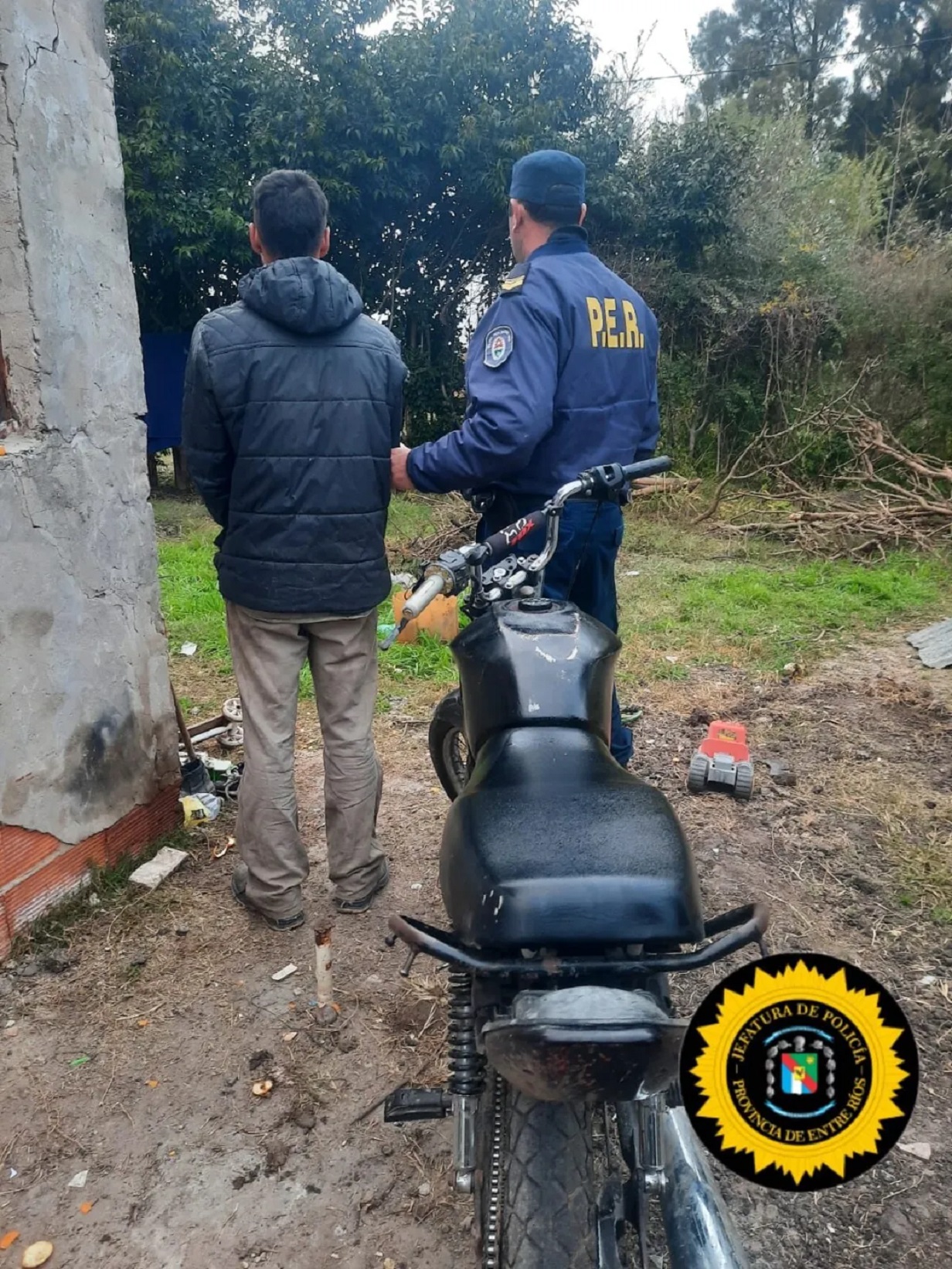 Joven lucha por su vida luego de ser atacado a balazos - Noticias - Elentrerios.com