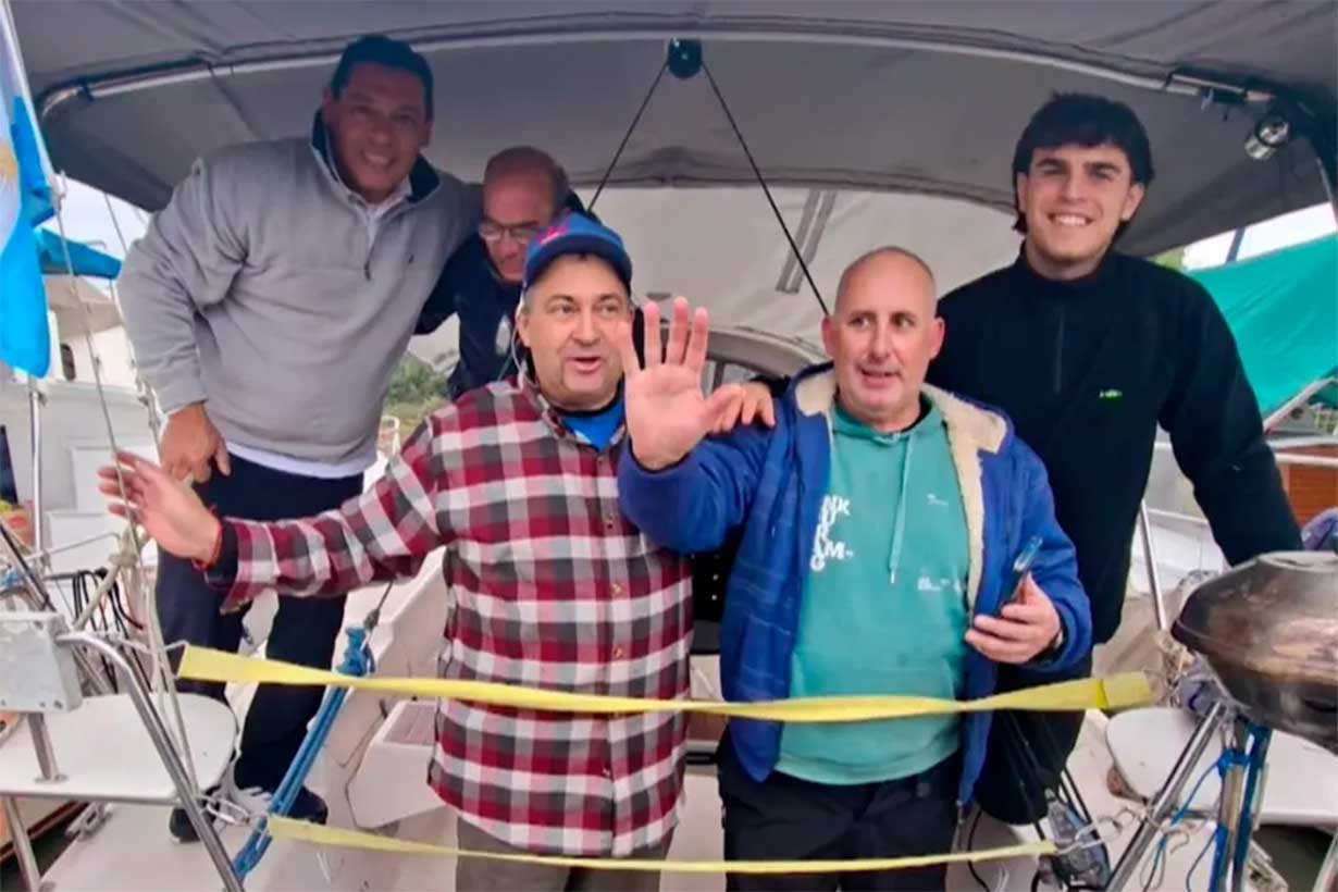 Cerostress. Cinco navegantes entrerrianos completan una travesía oceánica de 2.500 kilómetros con destino a Río de Janeiro - Noticias - Elentrerios.com