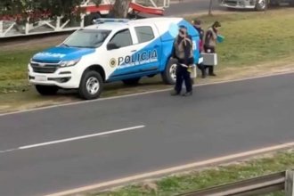 Un hombre murió tras ser embestido por un camión frente a la Escuela de Policía
