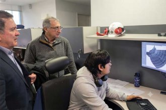Chagas recorrió la Facultad de Ingeniería de La Plata para seguir de cerca los estudios sobre la modernización de Salto Grande