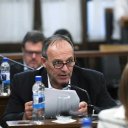 &ldquo;Le negó a una maestra los mismos derechos que usted usó&rdquo;. Le recuerdan al senador Favre que se jubiló a los 45 años y con el 82 % móvil
