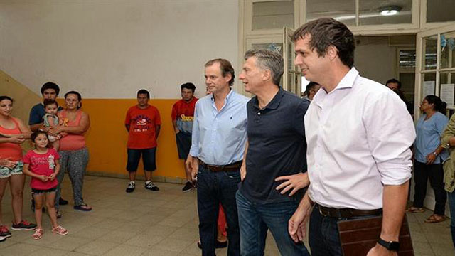 Bordet, Macri y Cresto en la escuela San Martín.