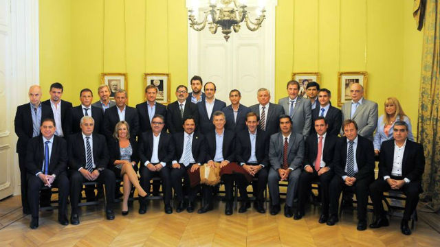 Varisco (derecha, abajo), reunido con Macri.