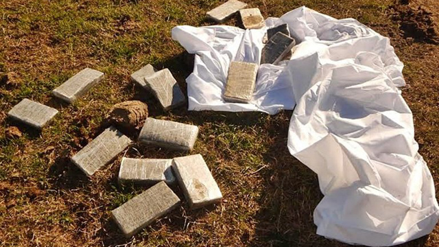 Droga tirada desde avionetas en zona rural de ER