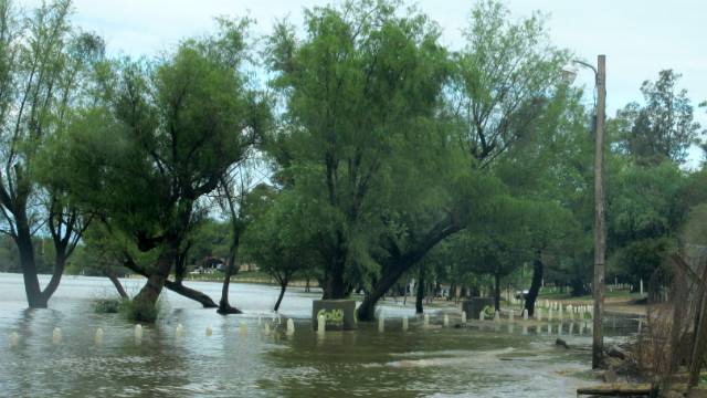 La creciente del río, en la zona sur.