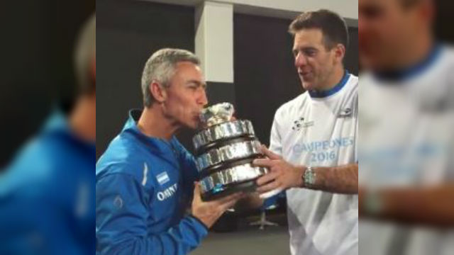 Diego Rodríguez celebrando con DelPo.