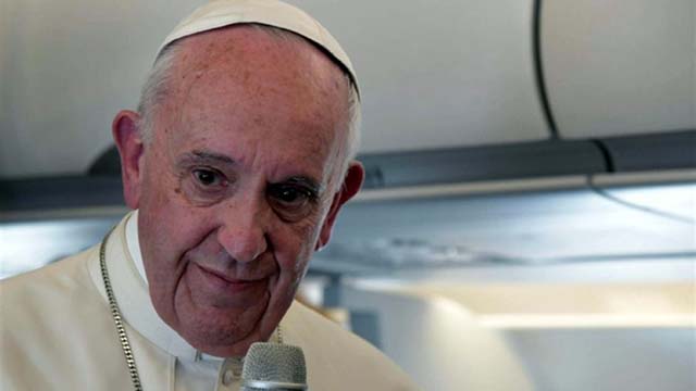 El Papa, en el avión de regreso de Fátima