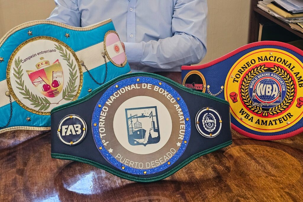 El intendente José Luis Walser distinguió al campeón colonense Alan Godoy, convocado al CeNARD y con dos títulos en disputa
