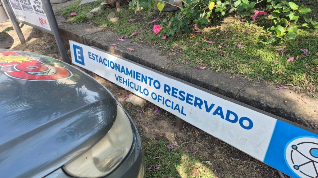 La Municipalidad de Colón difunde la guía oficial de uso de los espacios de estacionamiento