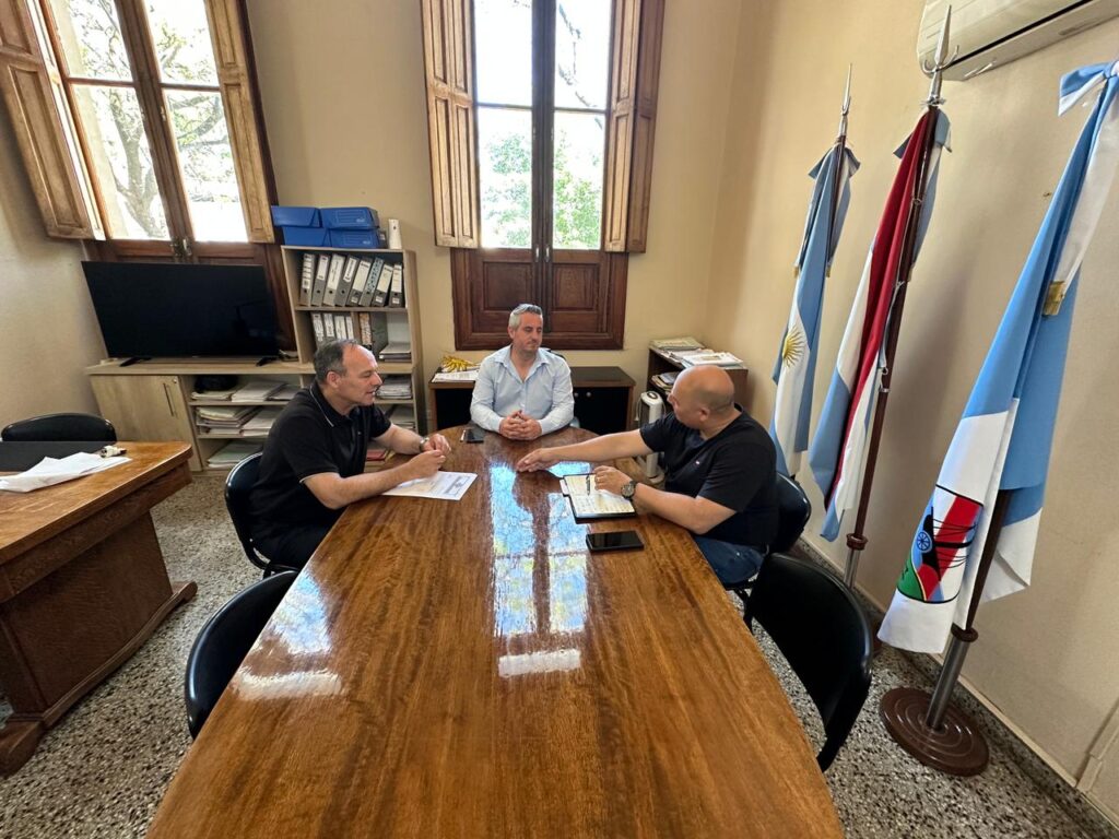 José Luis Walser se reunió con los legisladores departamentales y gestiona la incorporación de obras para Colón en el Presupuesto 2026